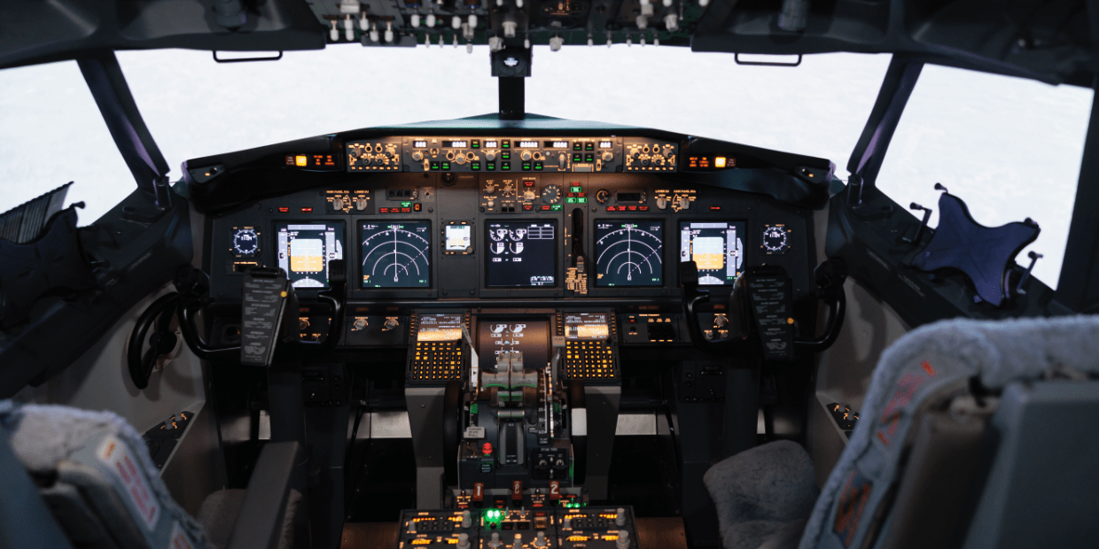 Следовавший в Ереван Boeing 737 экстренно совершил посадку в Москве